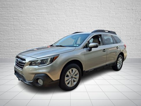 Used 2018 Subaru Outback 2.5i Premium AWD/4WD image 3