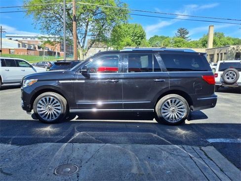 Used 2019 Lincoln Navigator Reserve image 11