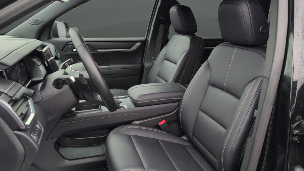 Certified 2026 GMC Acadia Elevation w/ Elevation Premium Package AWD/4WD image 11