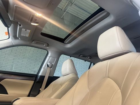 Used 2023 Toyota Highlander Limited image 10