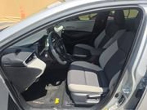 Used 2025 Toyota Corolla LE FWD image 9