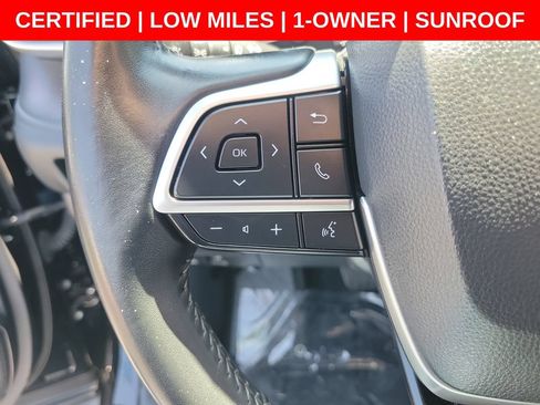Used 2024 Toyota Highlander XLE FWD image 28