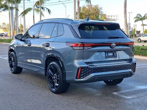 Used 2026 Volkswagen Tiguan SE R-Line image 4