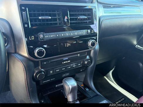 Used 2023 Lexus GX 460 Premium w/ Accessory Package image 22