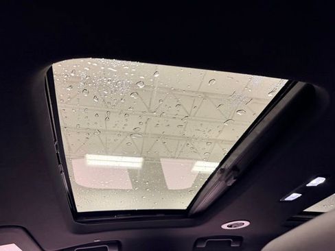 Certified 2023 Chevrolet Traverse RS image 20