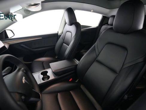 Used 2024 Tesla Model Y Long Range AWD/4WD image 4