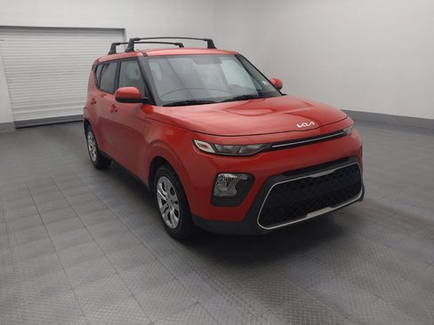 Used 2022 Kia Soul LX image 13