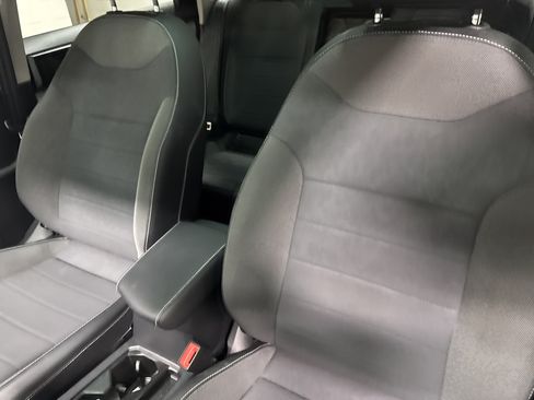 Certified 2022 Volkswagen Taos SE image 27