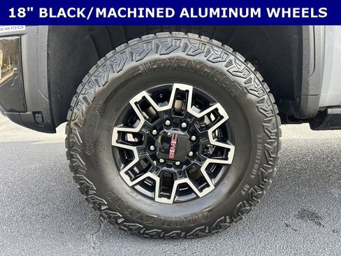 Used 2025 GMC Sierra 2500 AT4X image 8