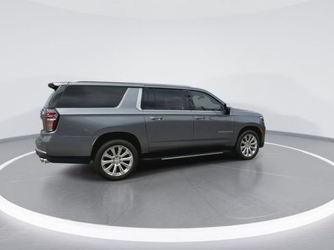 Used 2021 Chevrolet Suburban Premier w/ Premium Package AWD/4WD image 12