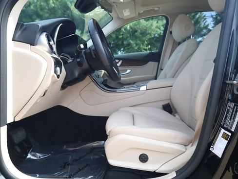 Used 2022 Mercedes-Benz GLC 300 4MATIC w/ Driver Assistance Package image 14