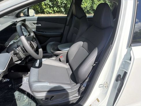 New 2026 Nissan Leaf SV+ w/ Floor Mat Package (SV+) FWD image 19