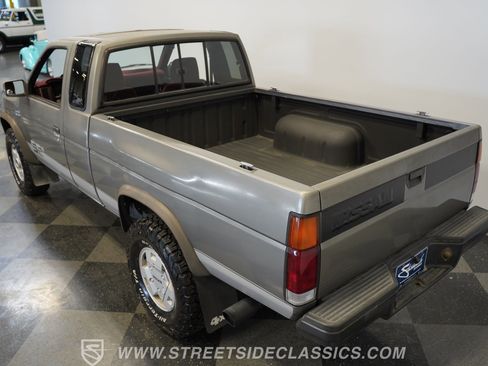 Used 1989 Nissan Pickup 4x4 King Cab V6 image 27
