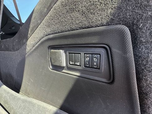 Used 2021 Cadillac Escalade ESV Sport AWD/4WD image 41