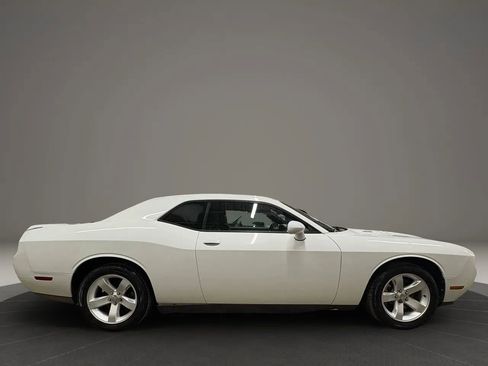 Used 2011 Dodge Challenger R/T image 6