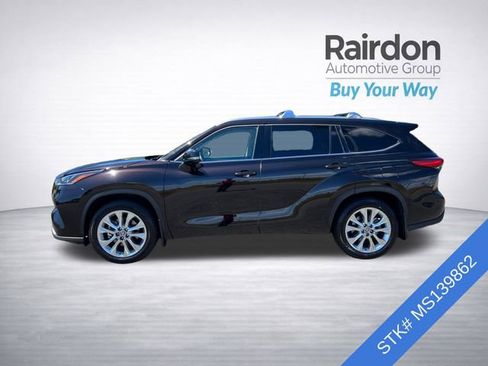 Used 2021 Toyota Highlander Limited AWD/4WD image 4