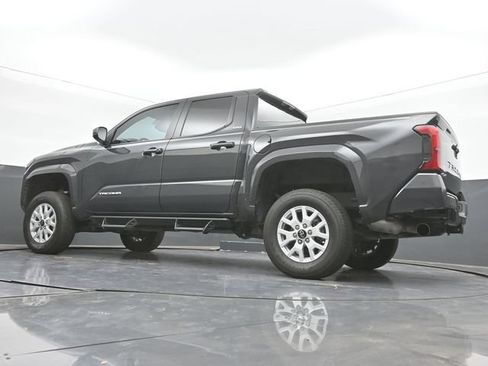 Used 2025 Toyota Tacoma SR5 AWD/4WD image 41