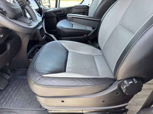 Used 2024 RAM ProMaster 2500 w/ Convenience Group image 19