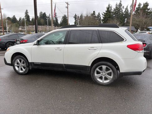 Used 2013 Subaru Outback 2.5i Limited w/ Moonroof Pkg image 2