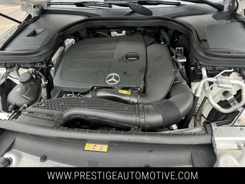 Used 2022 Mercedes-Benz GLC 300 4MATIC image 11