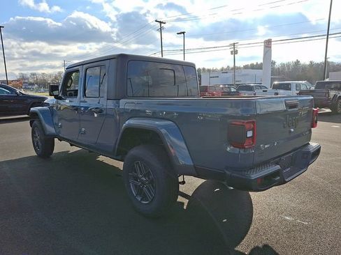 New 2026 Jeep Gladiator Sport AWD/4WD image 5