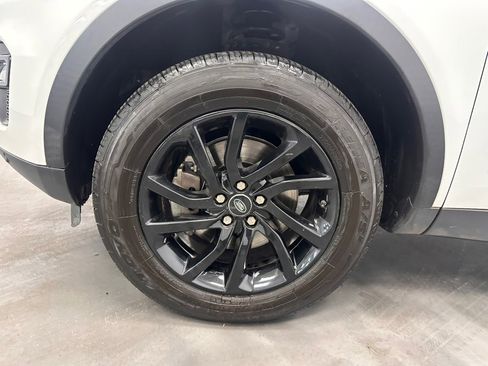 Used 2018 Land Rover Discovery Sport HSE image 17