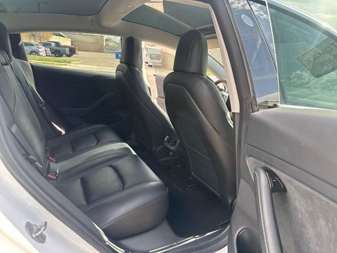 Used 2019 Tesla Model 3 Long Range image 18