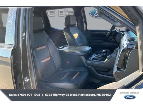 Used 2023 GMC Sierra 1500 AT4 w/ AT4 Premium Package AWD/4WD image 6