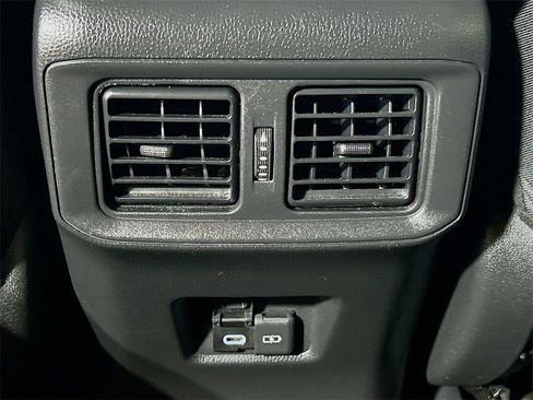 Used 2023 Toyota RAV4 SE image 23