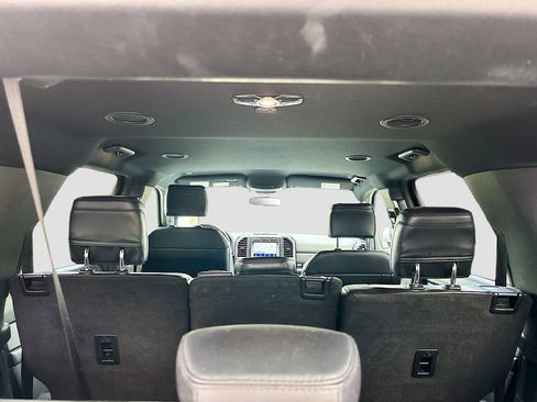 Used 2020 Ford Expedition Limited AWD/4WD image 25