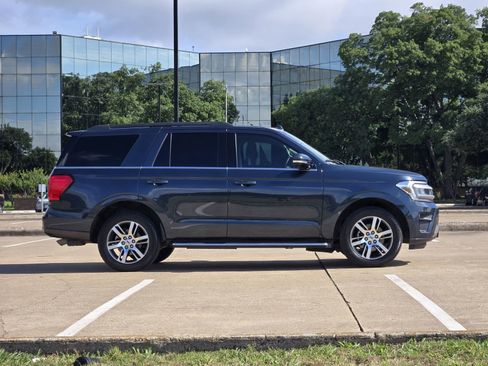 Used 2023 Ford Expedition XLT RWD image 7