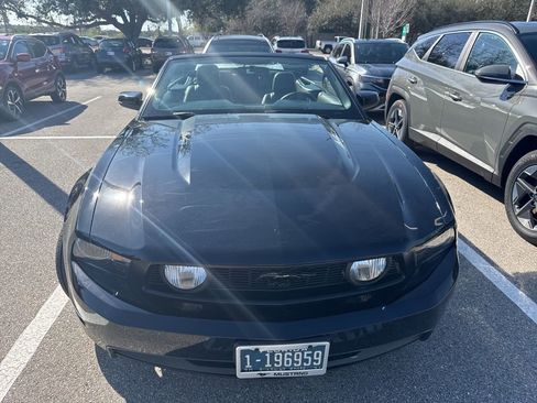 Used 2010 Ford Mustang GT image 3