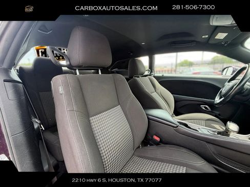 Used 2021 Dodge Challenger SXT RWD image 21