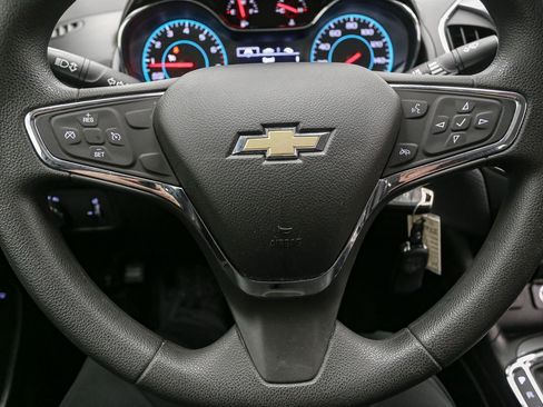 Used 2018 Chevrolet Cruze LT FWD image 30