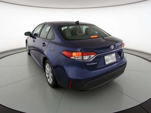 Used 2025 Toyota Corolla LE image 6