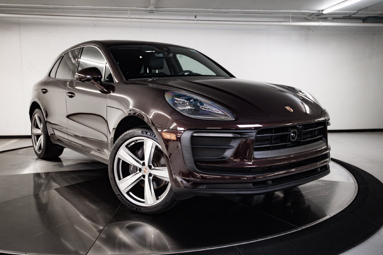 Certified 2026 Porsche Macan AWD/4WD image 9