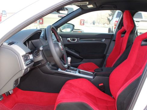 Used 2025 Honda Civic Type R image 10