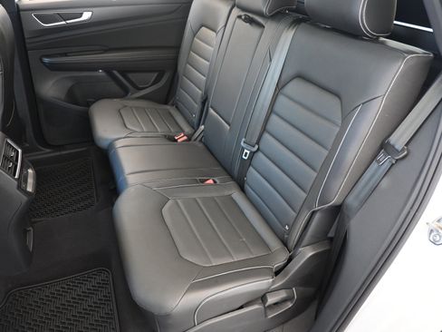 Used 2024 Volkswagen Atlas Cross Sport SEL R-Line image 18