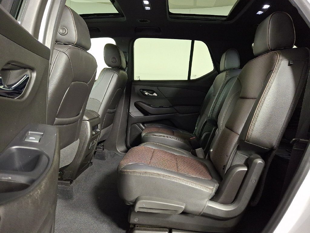 Used 2022 Chevrolet Traverse High Country w/ LPO, Floor Liner Package AWD/4WD image 10