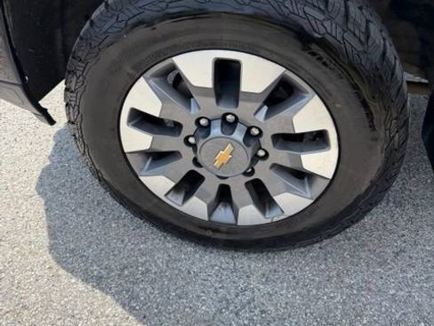 Used 2024 Chevrolet Silverado 2500 Custom w/ Custom Value Package AWD/4WD image 12