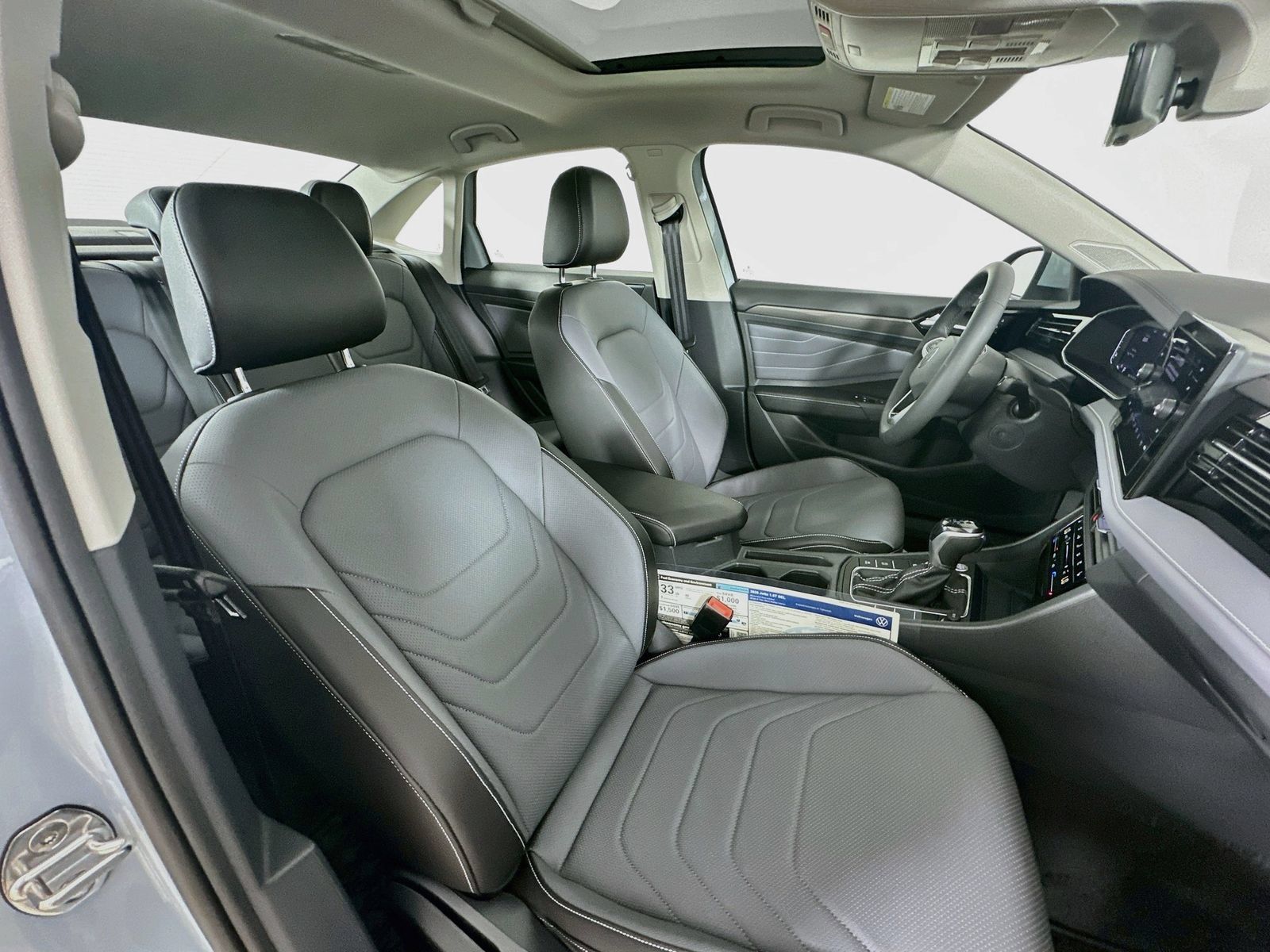 Used 2026 Volkswagen Jetta SEL FWD image 42