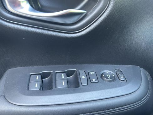 Used 2024 Honda HR-V LX image 12