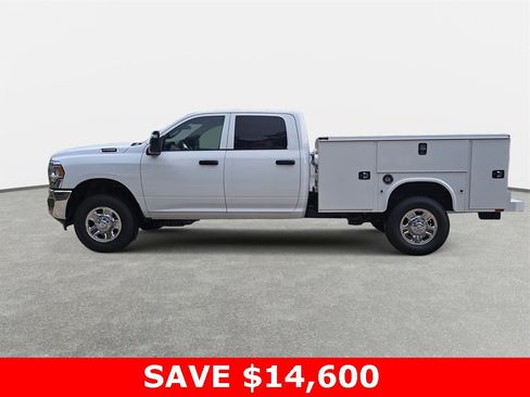 Used 2024 RAM 2500 Tradesman w/ Chrome Appearance Group image 8