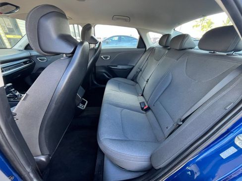 Used 2025 Kia K4 FWD image 25
