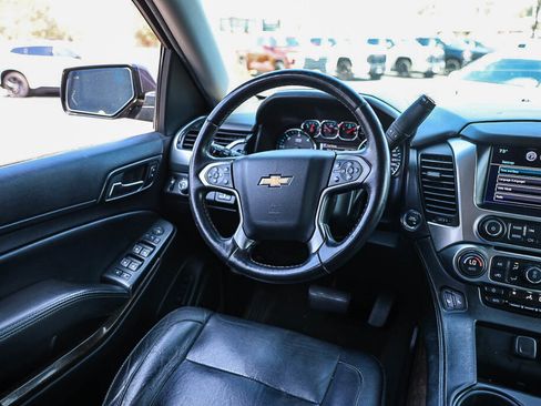 Used 2015 Chevrolet Suburban LT w/ Luxury Package RWD image 4
