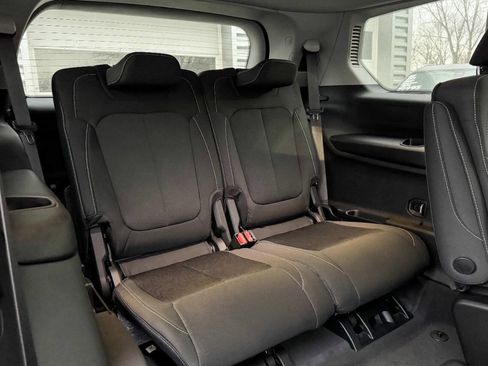 Used 2024 Jeep Grand Cherokee L Laredo image 12