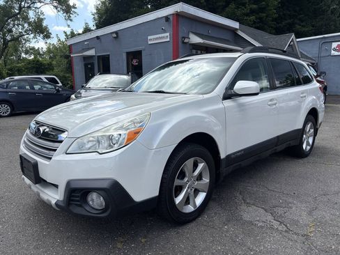 Used 2014 Subaru Outback 2.5i Limited AWD/4WD image 1