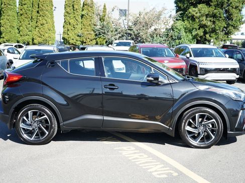 Used 2022 Toyota C-HR Limited image 5