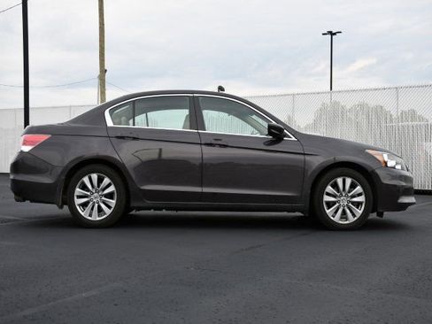 Used 2011 Honda Accord EX-L image 8