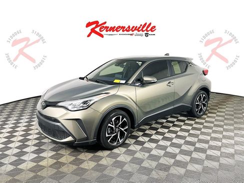Used 2021 Toyota C-HR XLE image 3